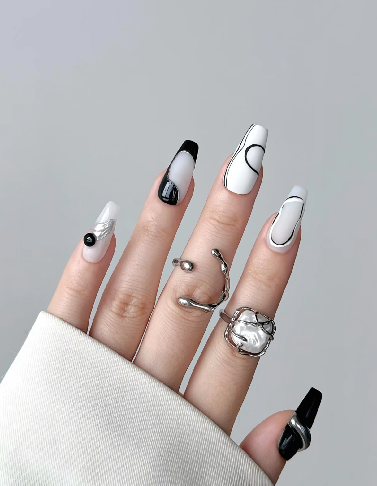 3D Bland and White Elegant Print